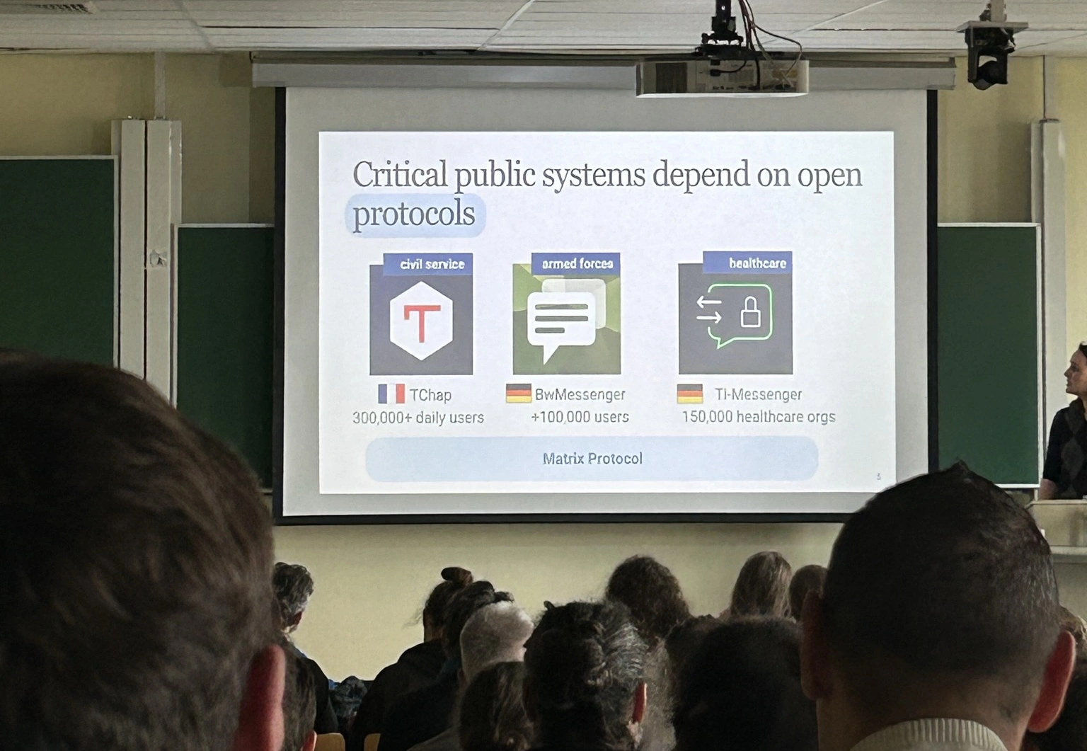 A picture where Tchap appears on slides